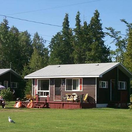 Wee Point Resort Manitowaning 객실 사진
