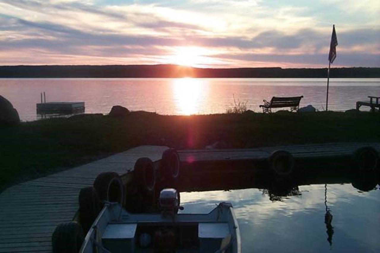 Wee Point Resort Manitowaning 외부 사진