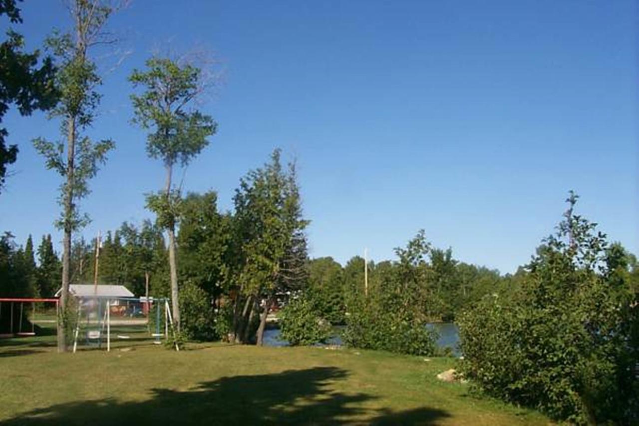 Wee Point Resort Manitowaning 외부 사진