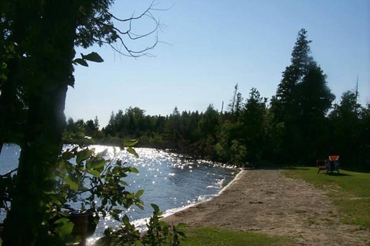 Wee Point Resort Manitowaning 외부 사진
